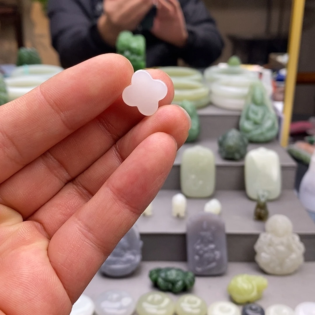 c***z和田玉未镶嵌颈饰