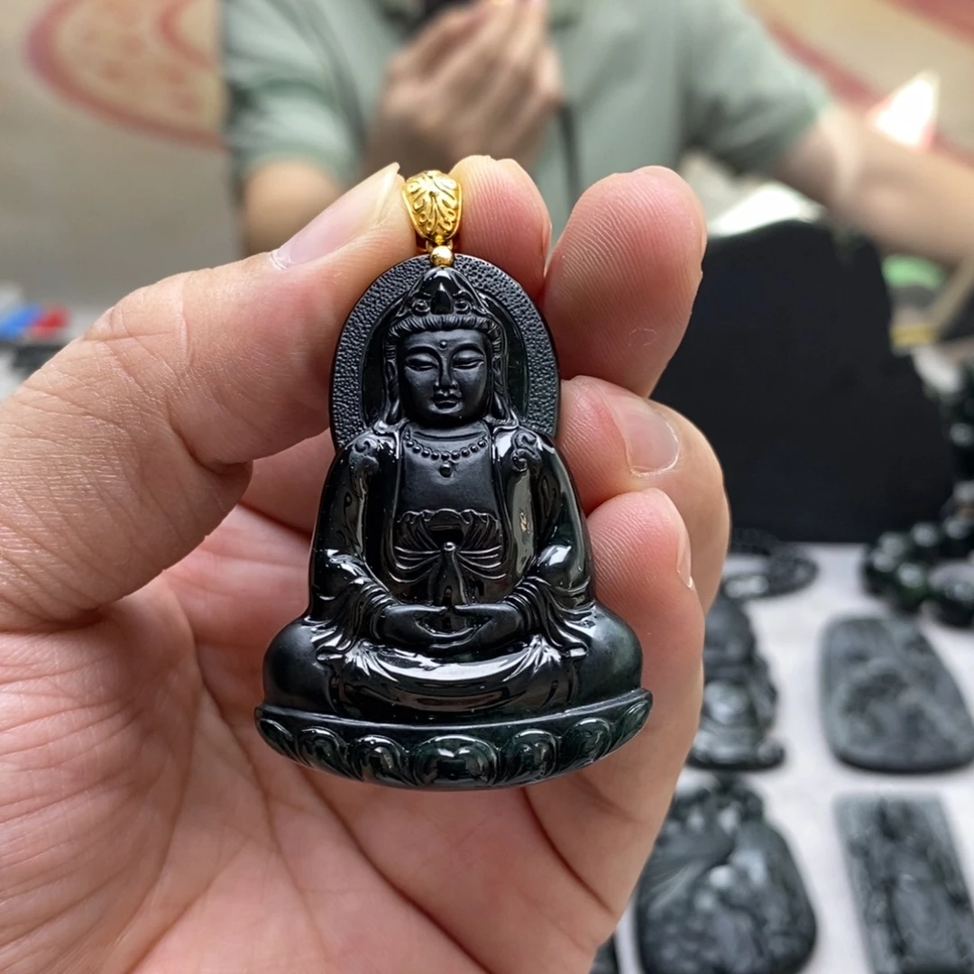翡翠18K金镶嵌颈饰观音