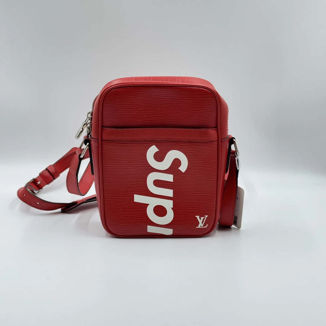 99新 LV 阿古叔叔/Lv sup联名红色相机包
