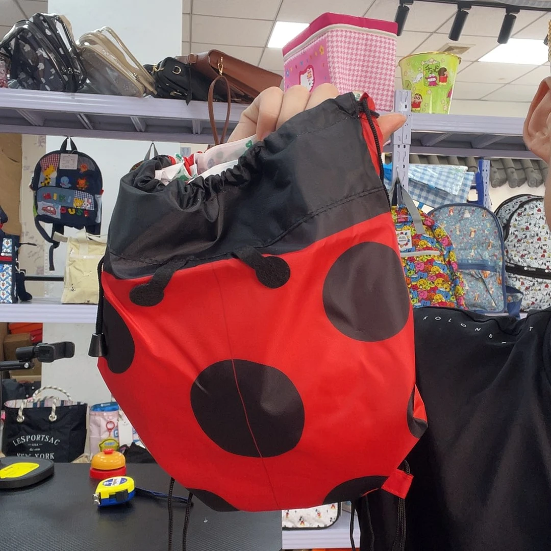 PU化妆包等各种产品和