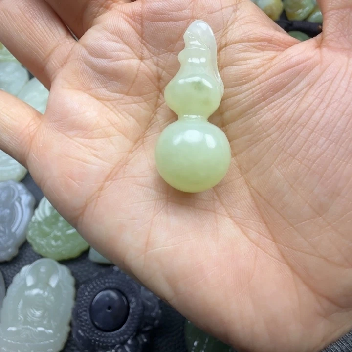 和田玉未镶嵌珠宝奇石