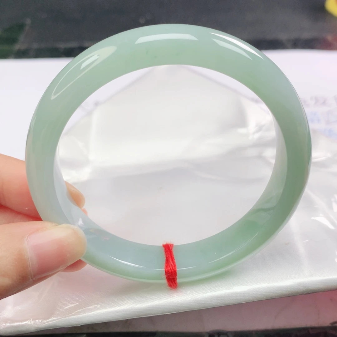 翡翠未镶嵌手镯正