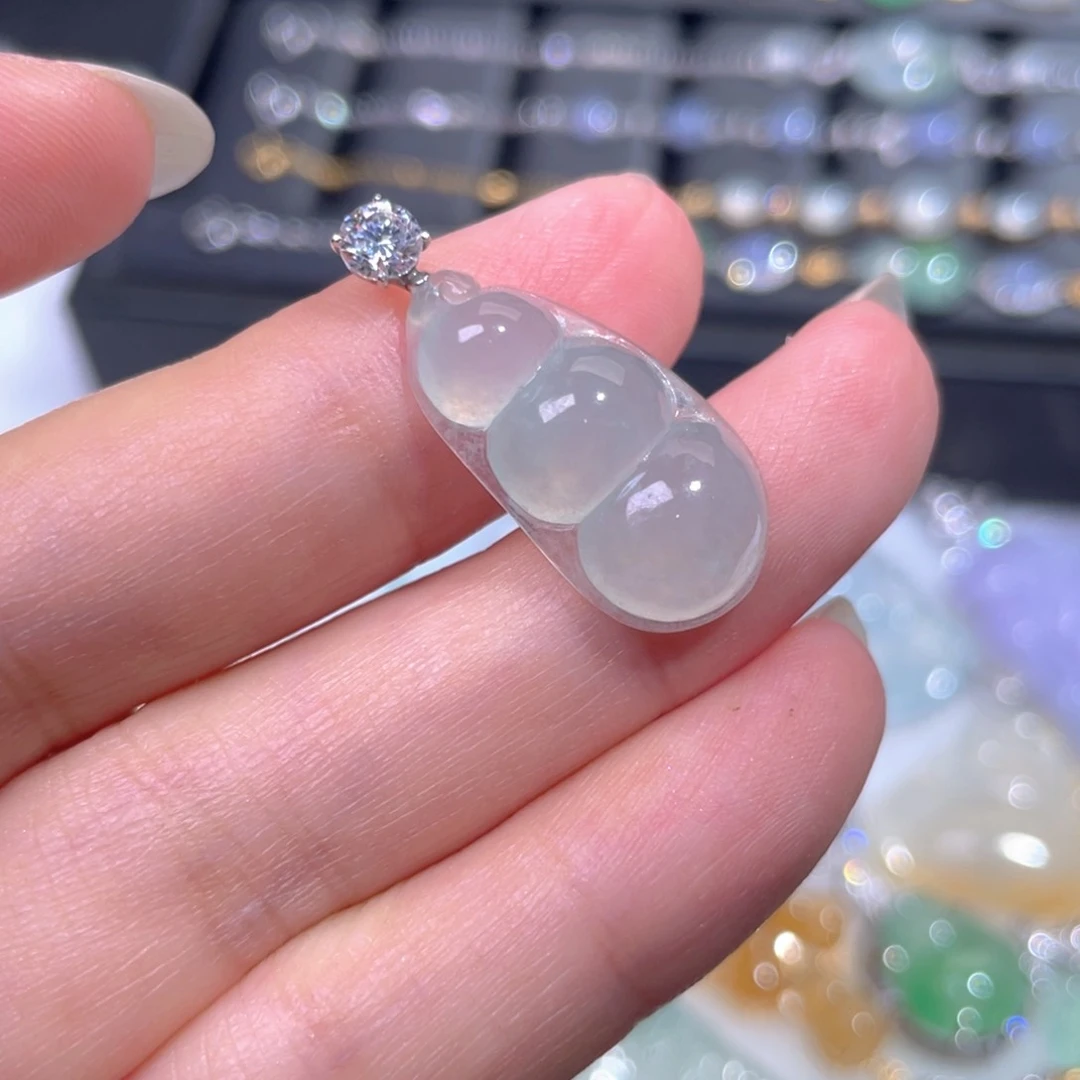 颈饰18K金镶嵌翡翠翡翠