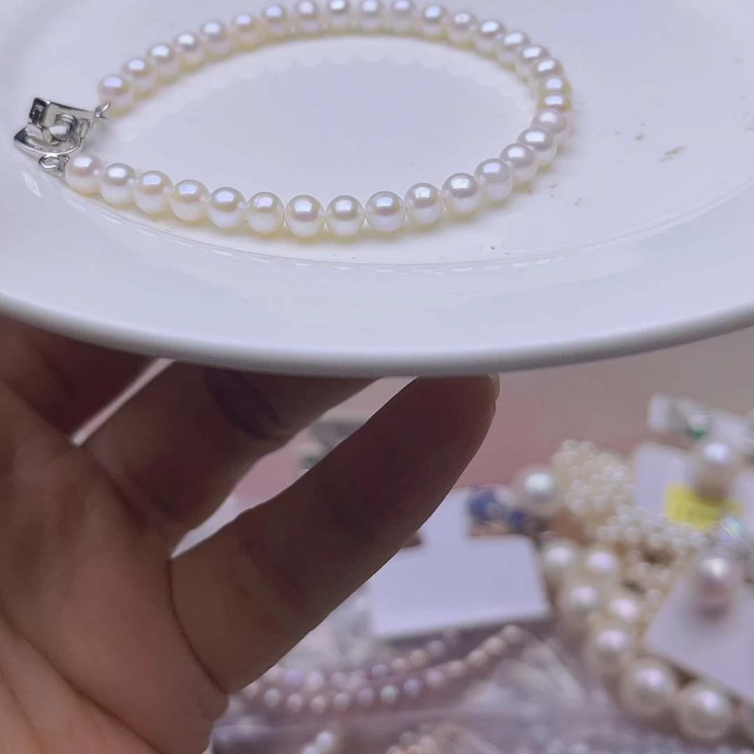 吊坠或者耳钉未镶嵌淡水珍珠