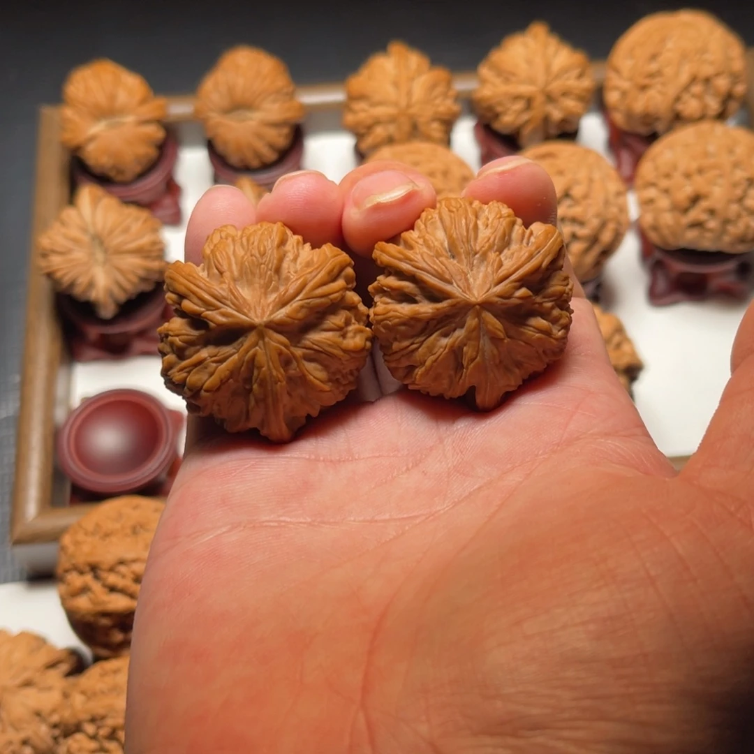 把件文玩核桃玉龙粗筋三凌核桃