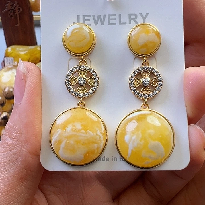 未镶嵌蜜蜡颈饰蜜蜡