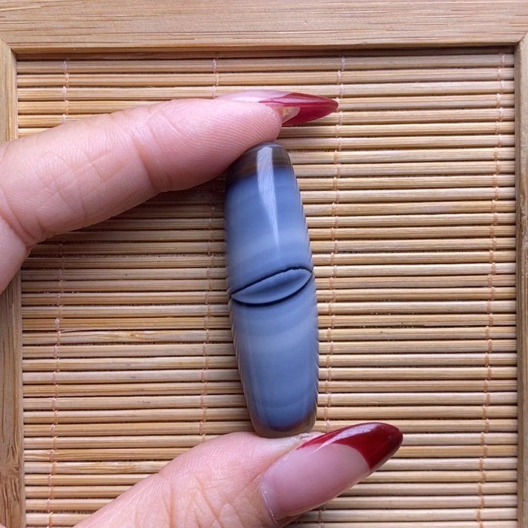 B***E玛瑙/玉髓未镶嵌珠宝半成品