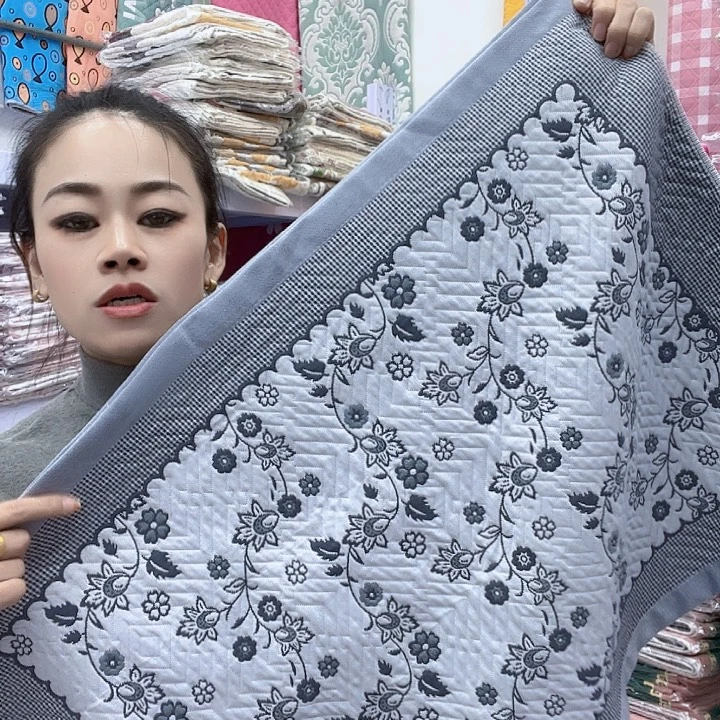 棉灰色小卷花纯棉