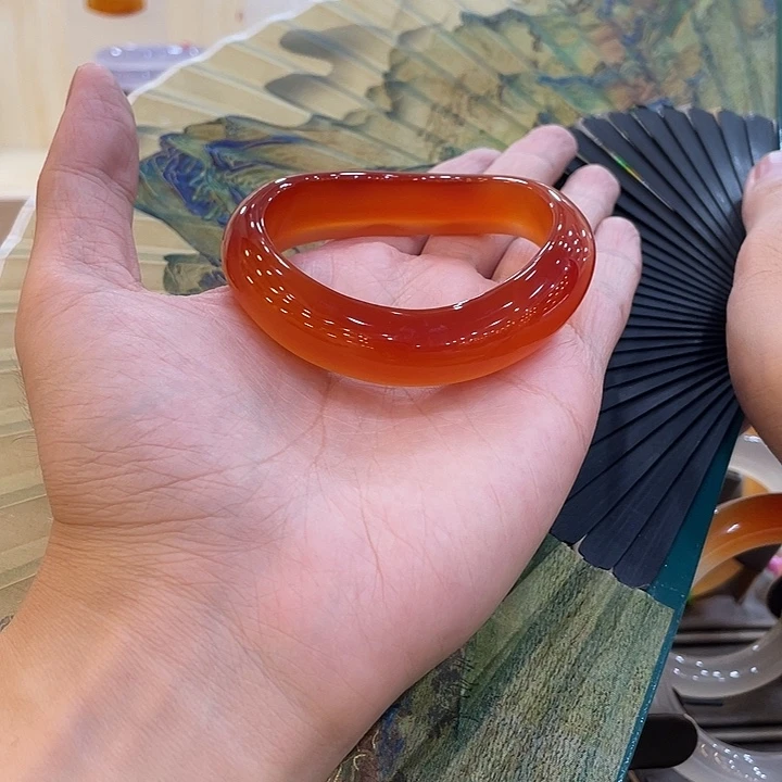 9***l玛瑙/玉髓未镶嵌手镯