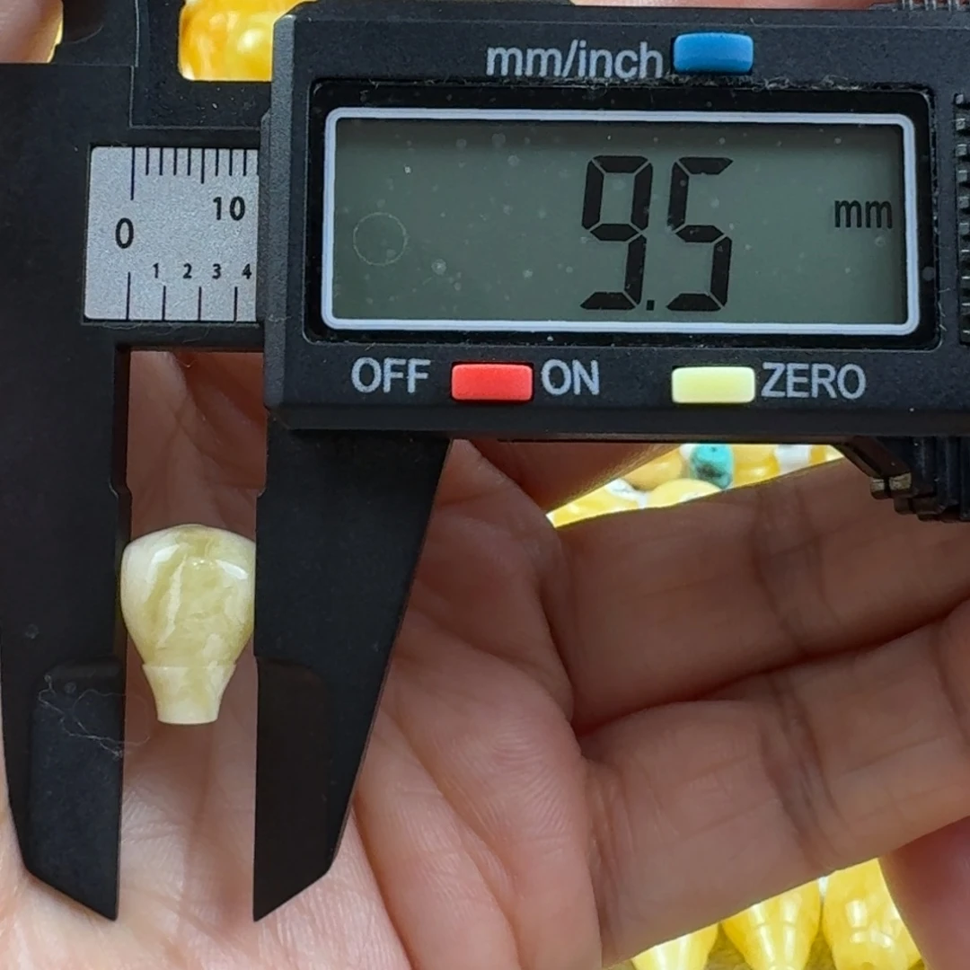 蜜蜡未镶嵌裸石26