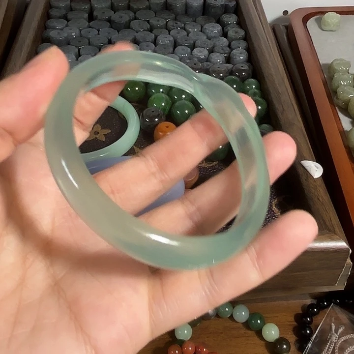 透闪石质玉未镶嵌手链