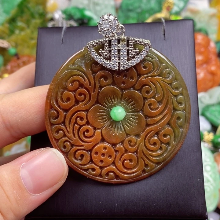 翡翠未镶嵌吊坠(赠链)