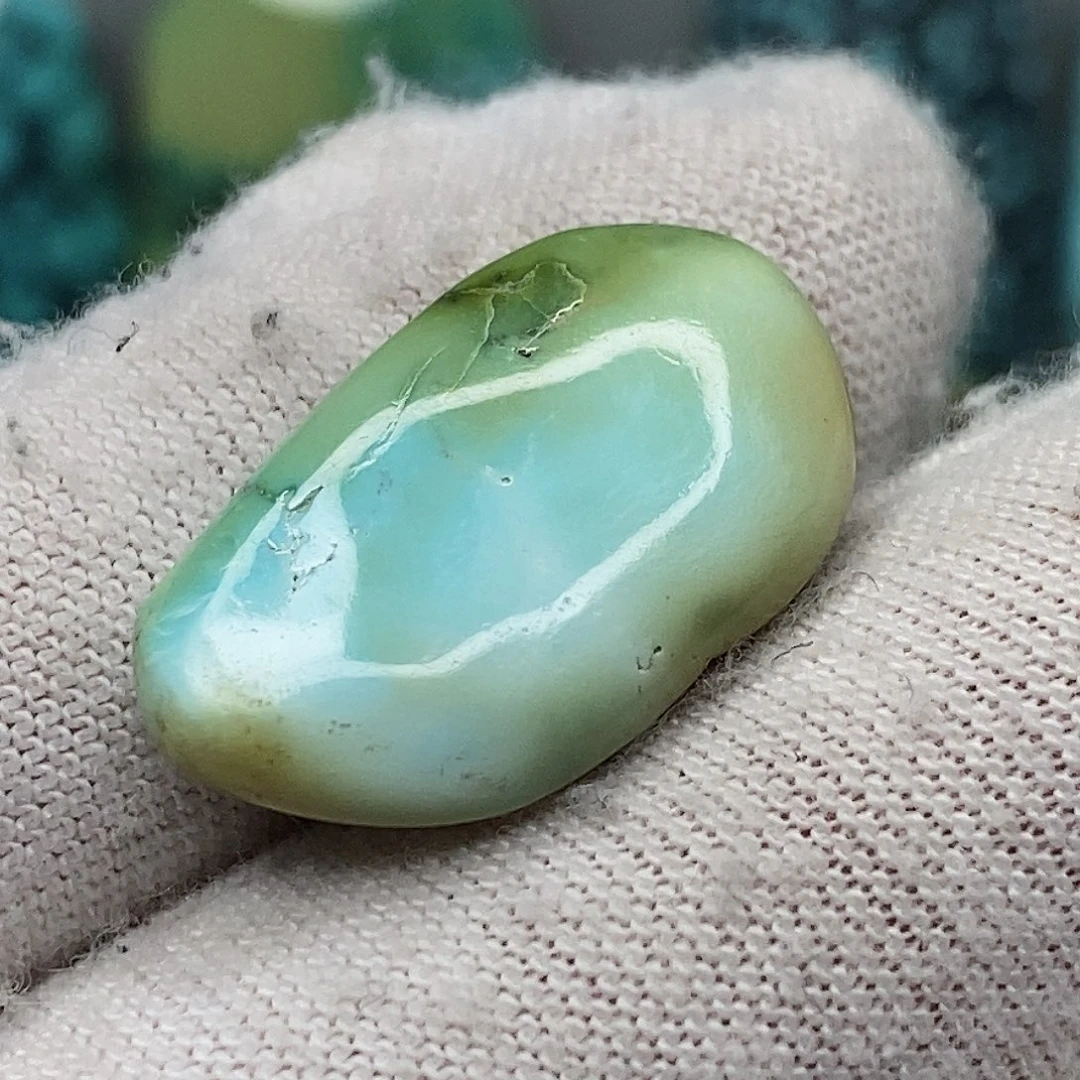 绿松石未镶嵌天然原矿 带武汉地大证书