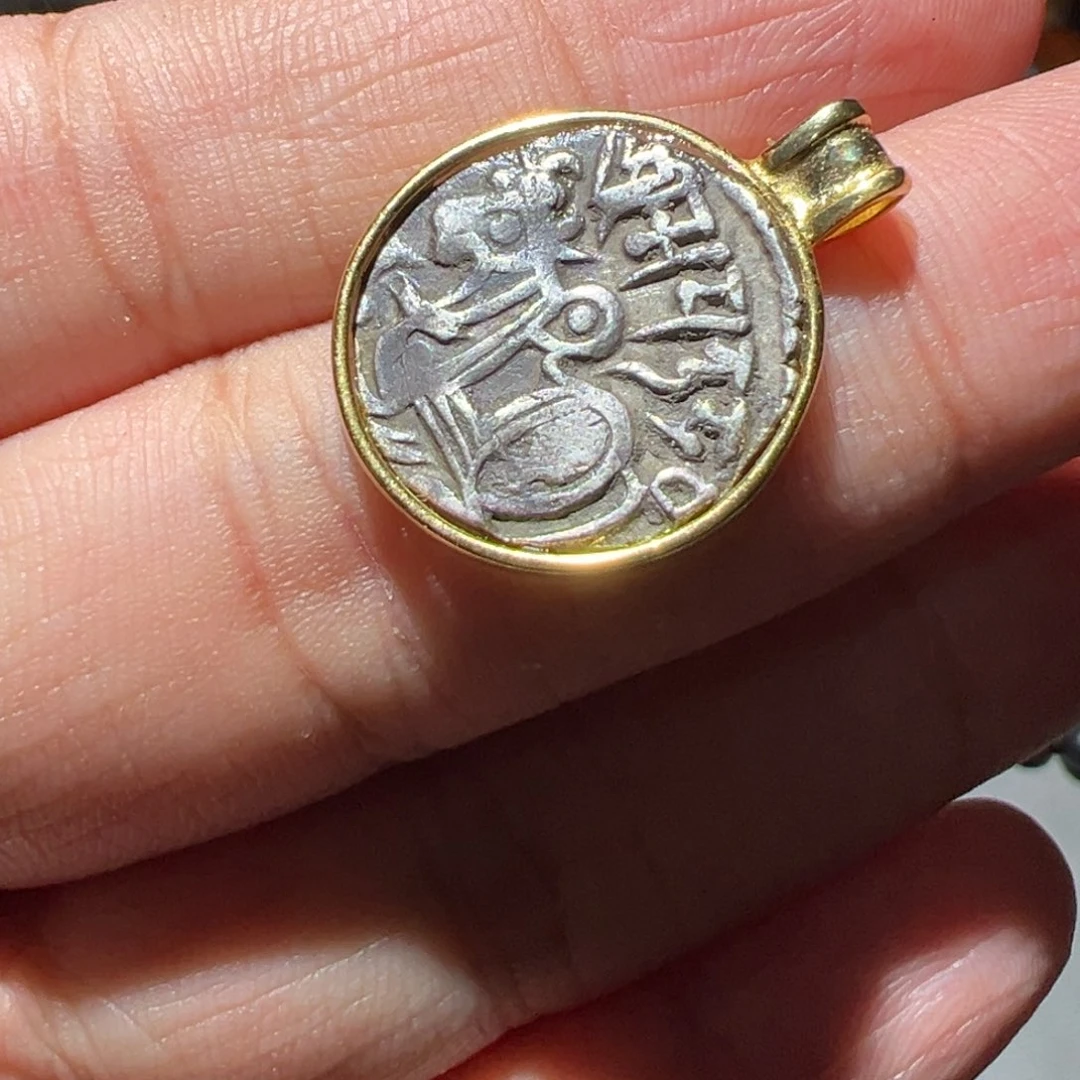 琉璃颈饰各种各样