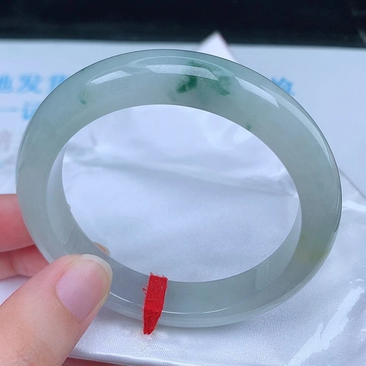 翡翠手镯未镶嵌天然