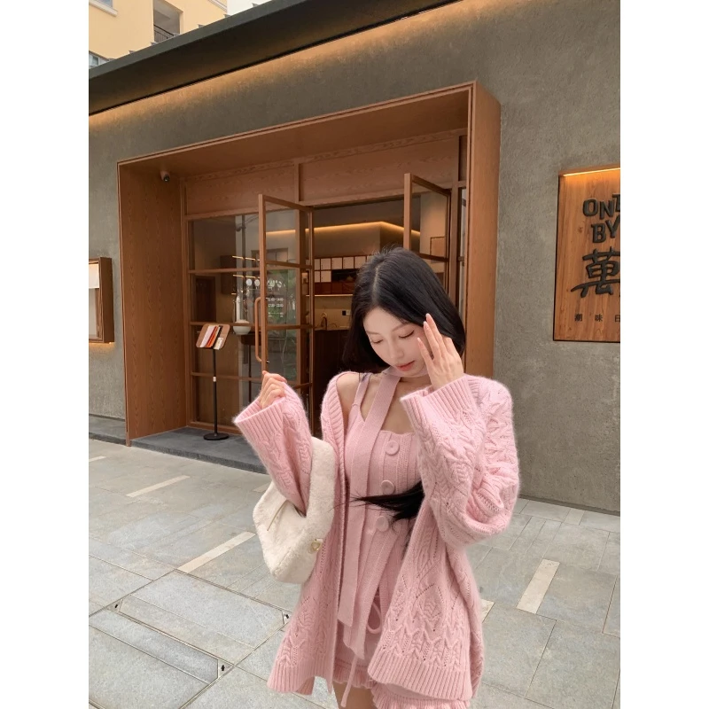 粉色毛衣开衫外套女纯欲风性感吊带背心秋季套装休闲短裤三件套潮