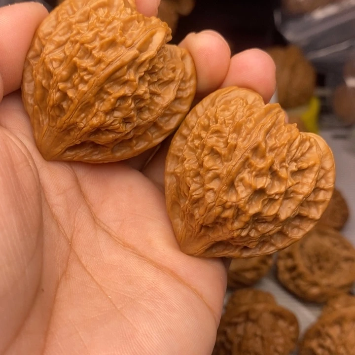 吊坠文玩核桃血灯笼