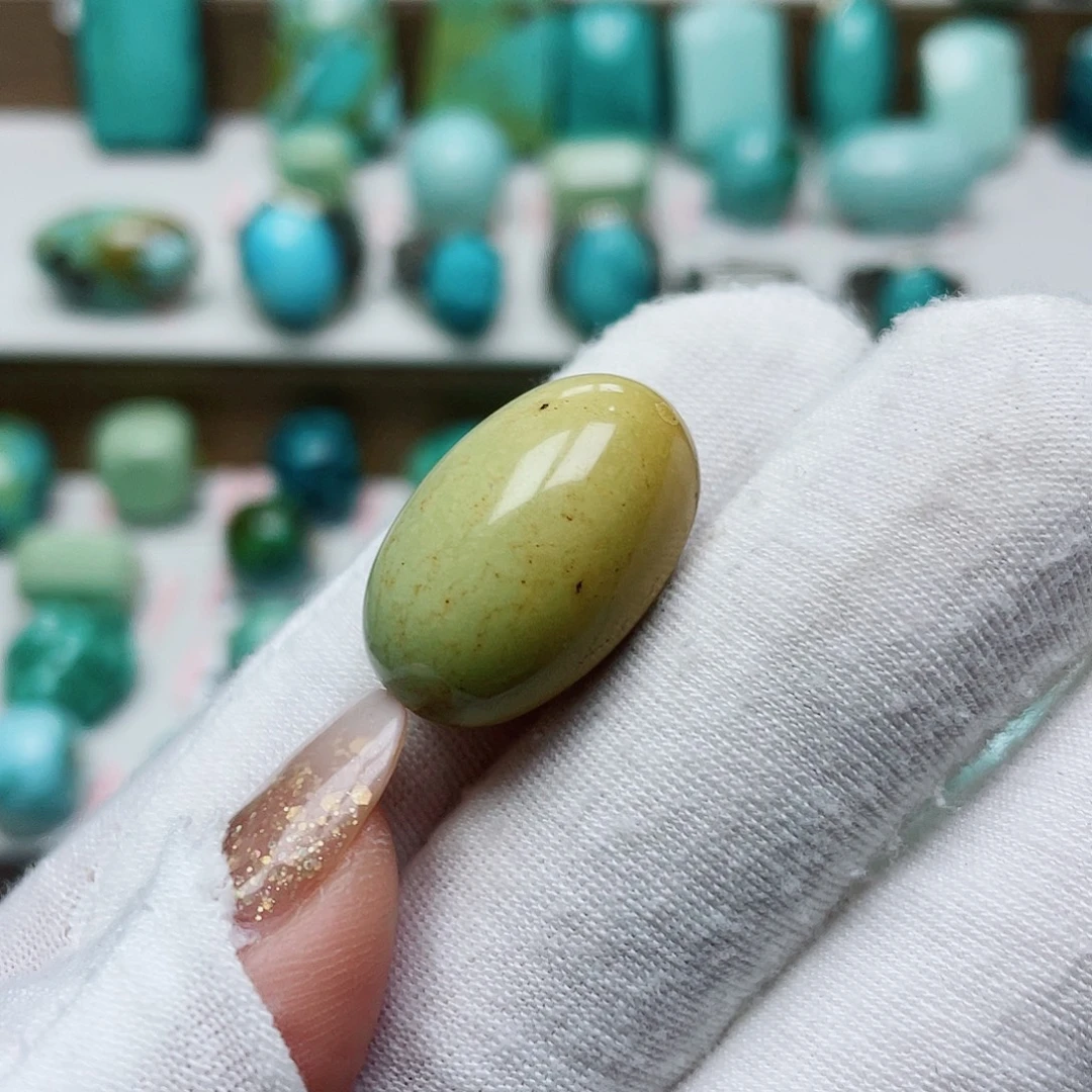 绿松石未镶嵌摆件