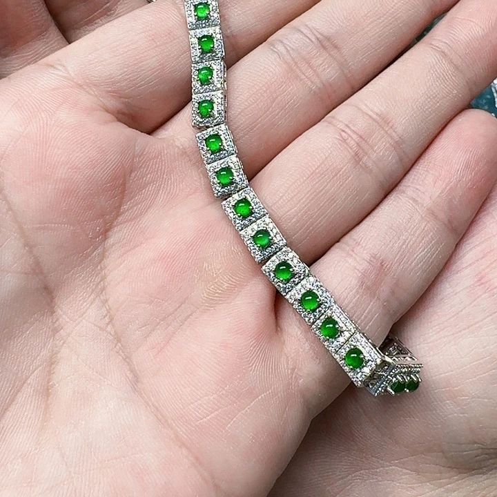 翡翠颈饰未镶嵌天然A货翡翠放漏