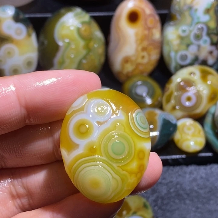 玛瑙/玉髓未镶嵌珠宝半成品40