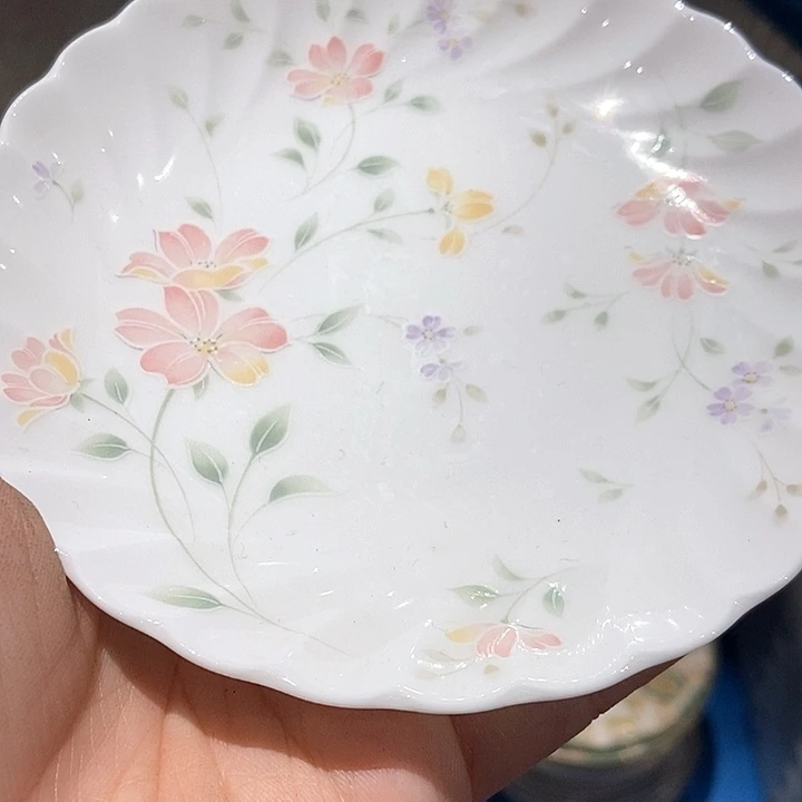 瓷片哈哈哈哈啊哈哈哈，哈哈