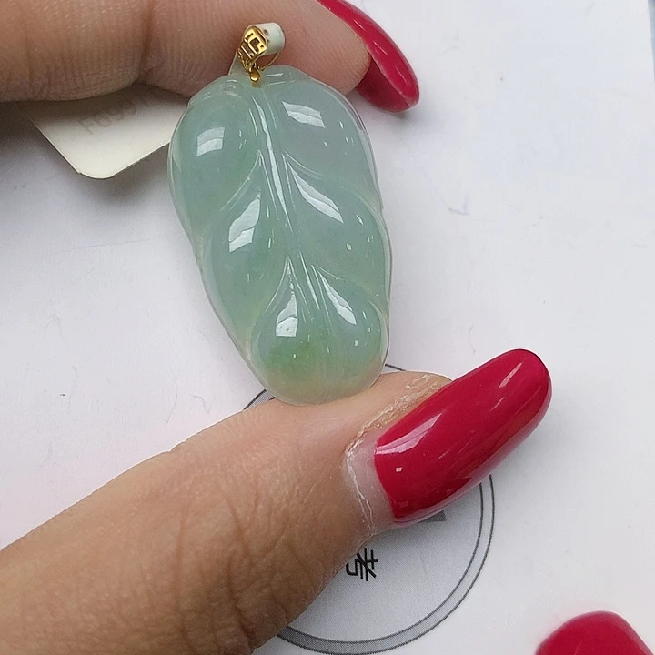 颈饰18K金镶嵌翡翠天然翡翠