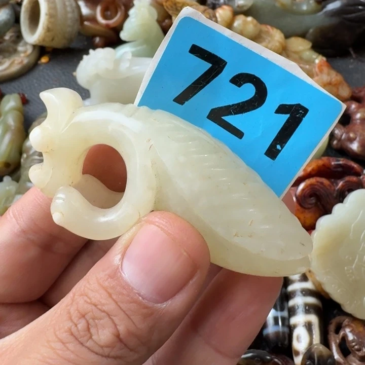 用***3和田玉未镶嵌颈饰