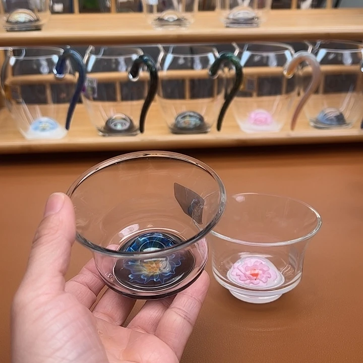 路***在水晶玻璃吸管款1111