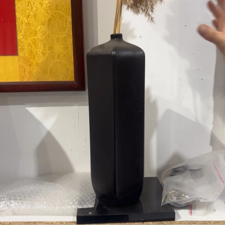 黑色花瓶摆件15.9福利