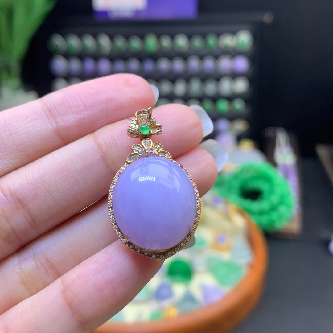 翡翠18K金镶嵌颈饰