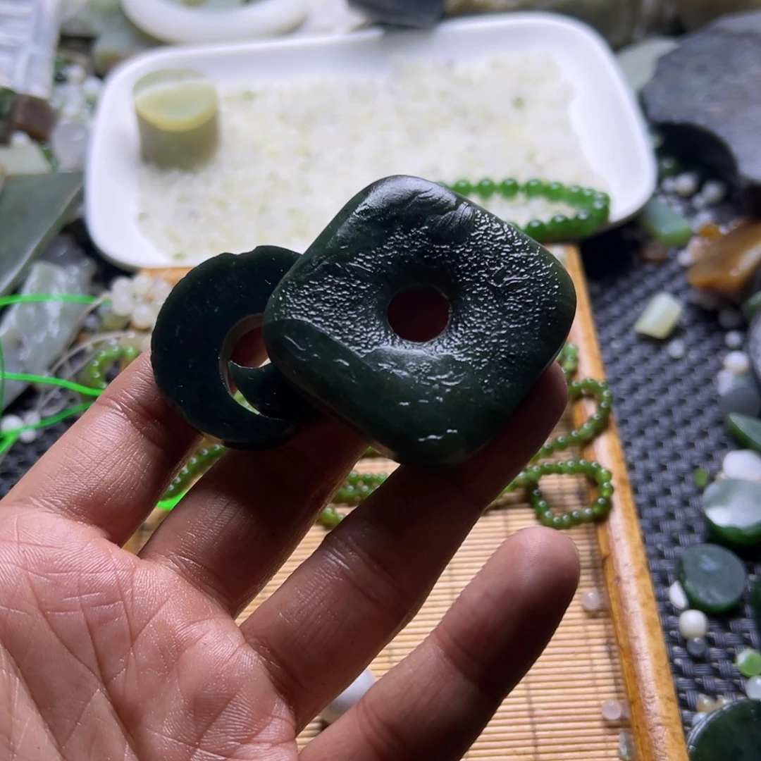 吞***0和田玉（糖玉）未镶嵌挂件