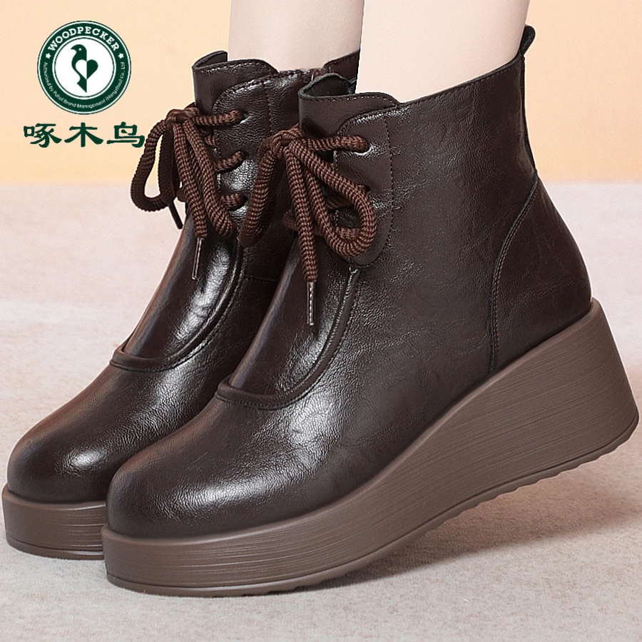 啄木鸟冬季高跟坡跟女短靴保暖圆头防滑侧拉链妈妈鞋系带英伦风