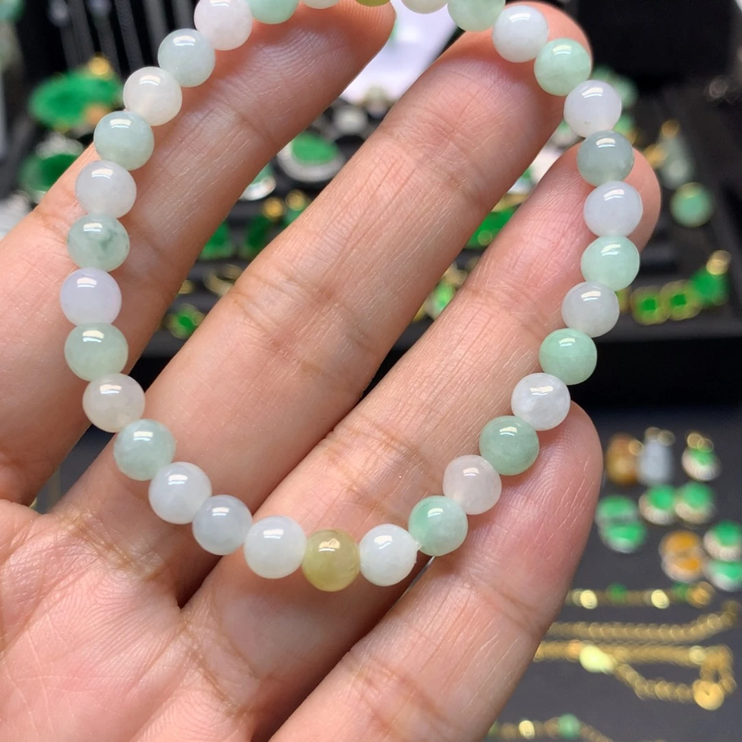 翡翠未镶嵌颈饰有纹裂