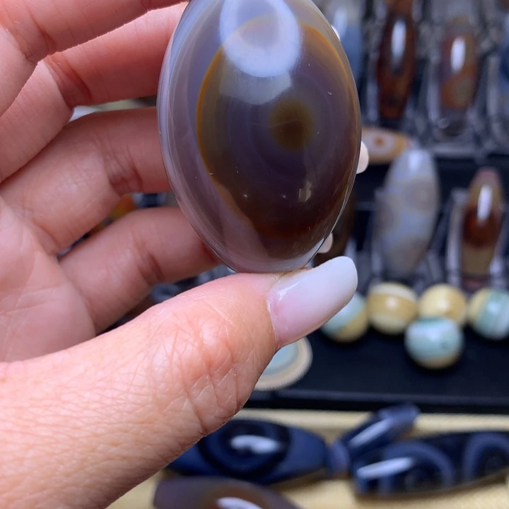 用***丰玛瑙/玉髓未镶嵌颈饰