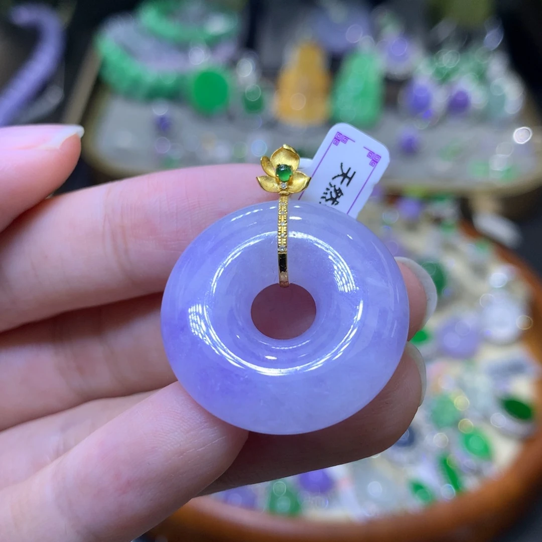 颈饰18K金镶嵌翡翠