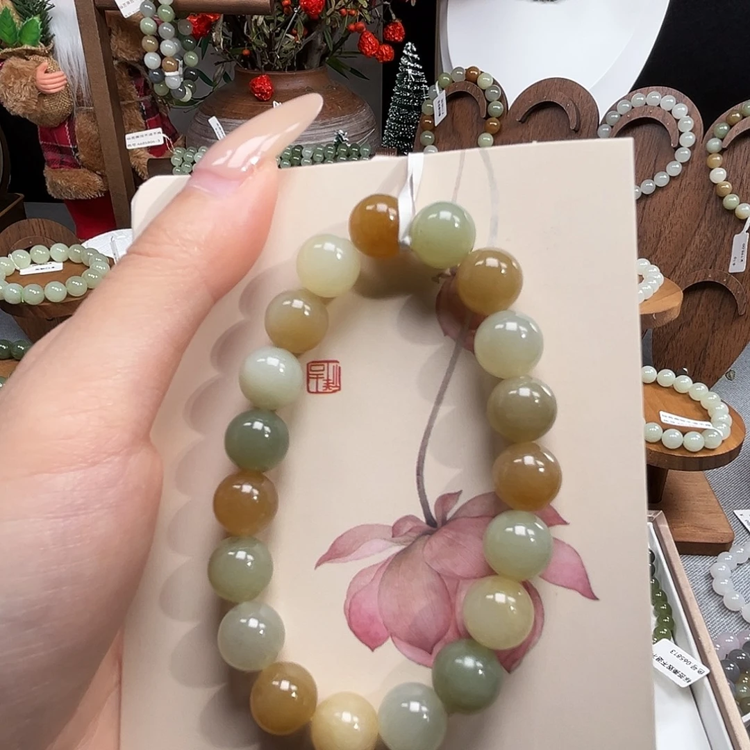 棠***雪和田玉未镶嵌手串