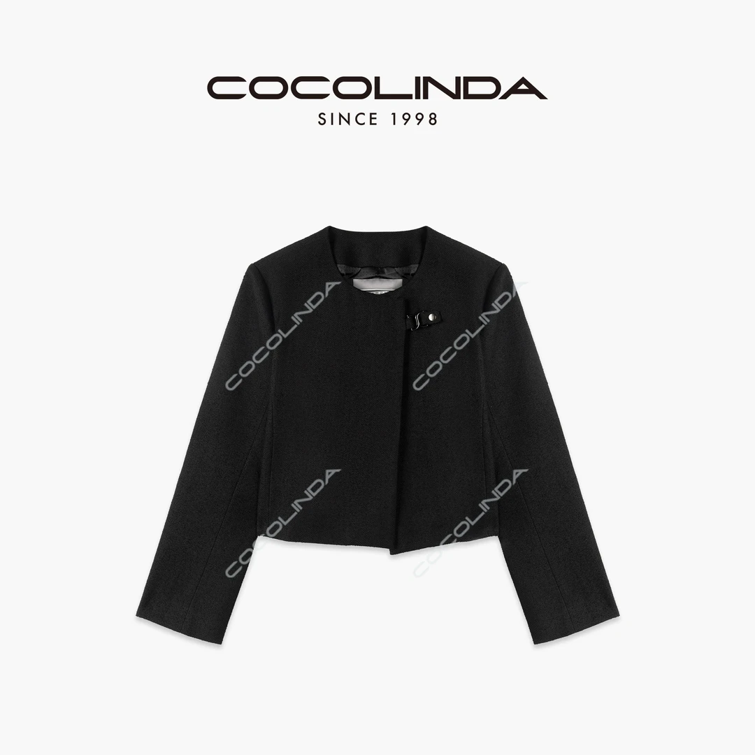 COCOLINDA | ‘斜扣’长袖时尚经典圆领外套 c1733