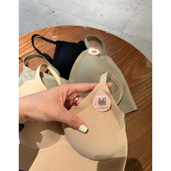 【粉底液隐形衣】白T救星~无痕经典上托型好背心吊带（可调节）