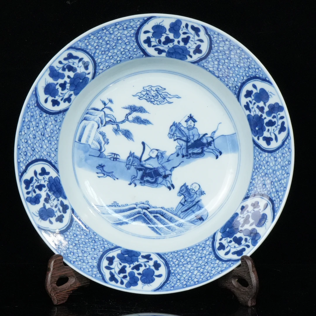lot16632 6627 清康熙 青花狩猎图盘 D:23