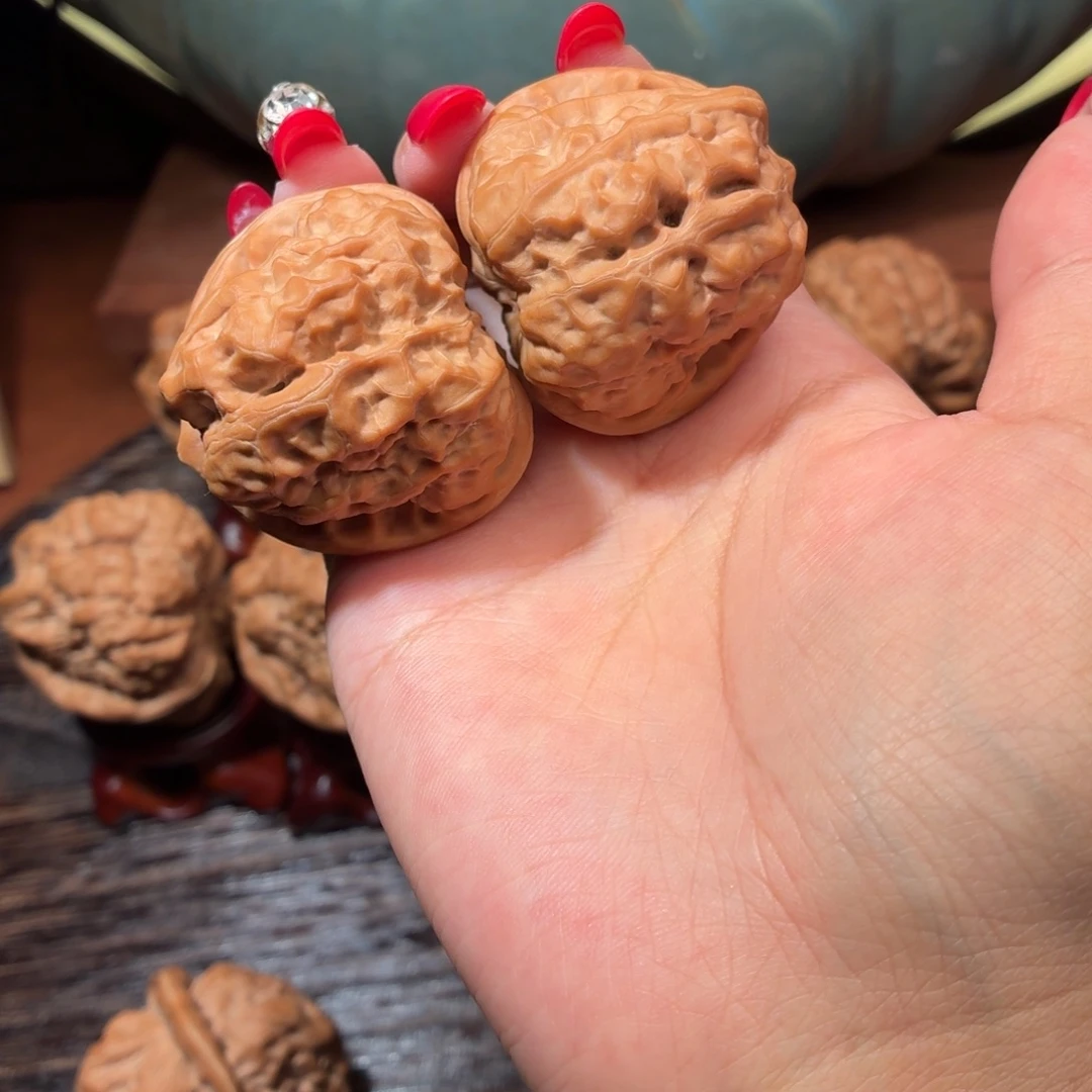 文玩核桃吊坠39-41-35 全品四开背