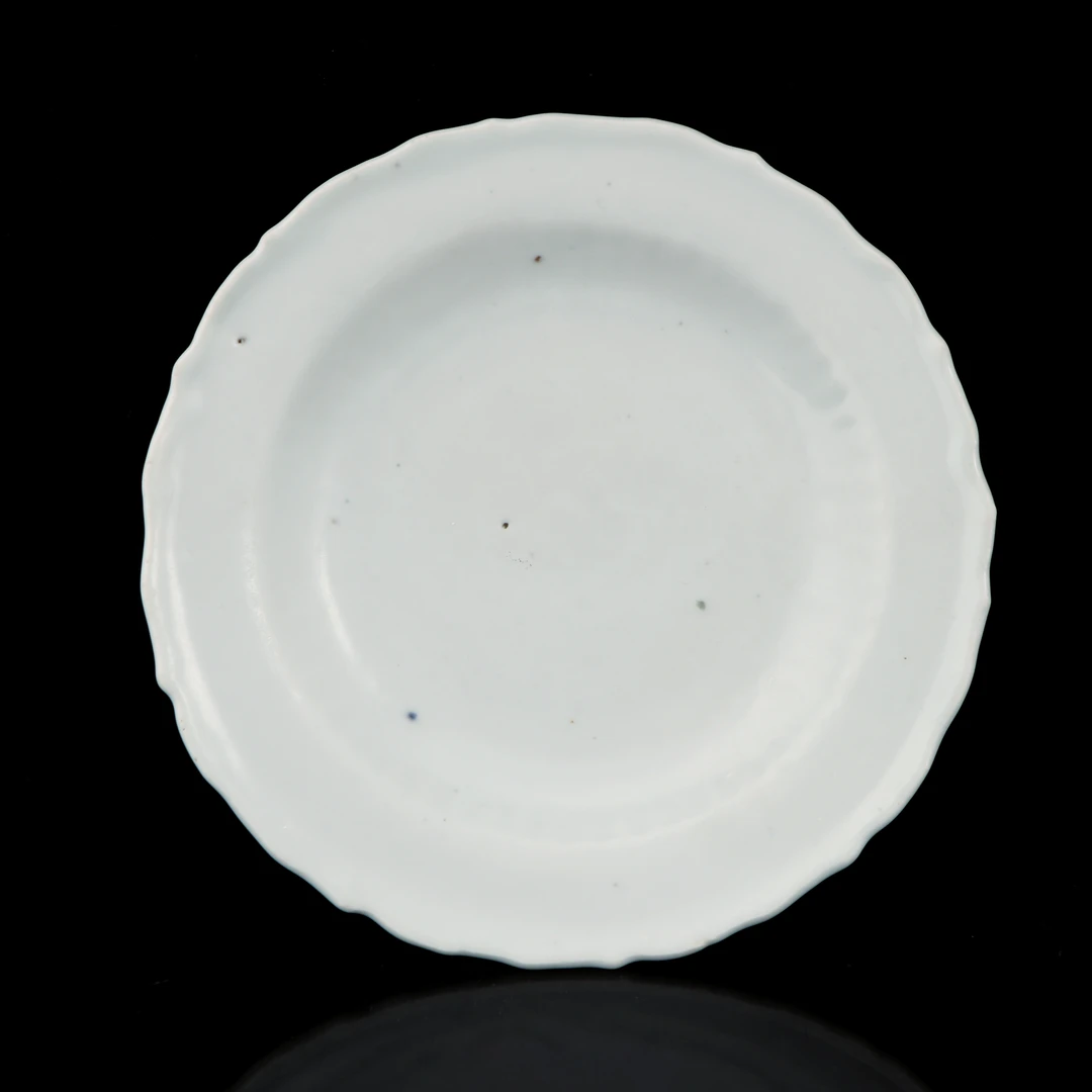 22.白釉菱花口盘（蓝队第60期)【古董拍卖】