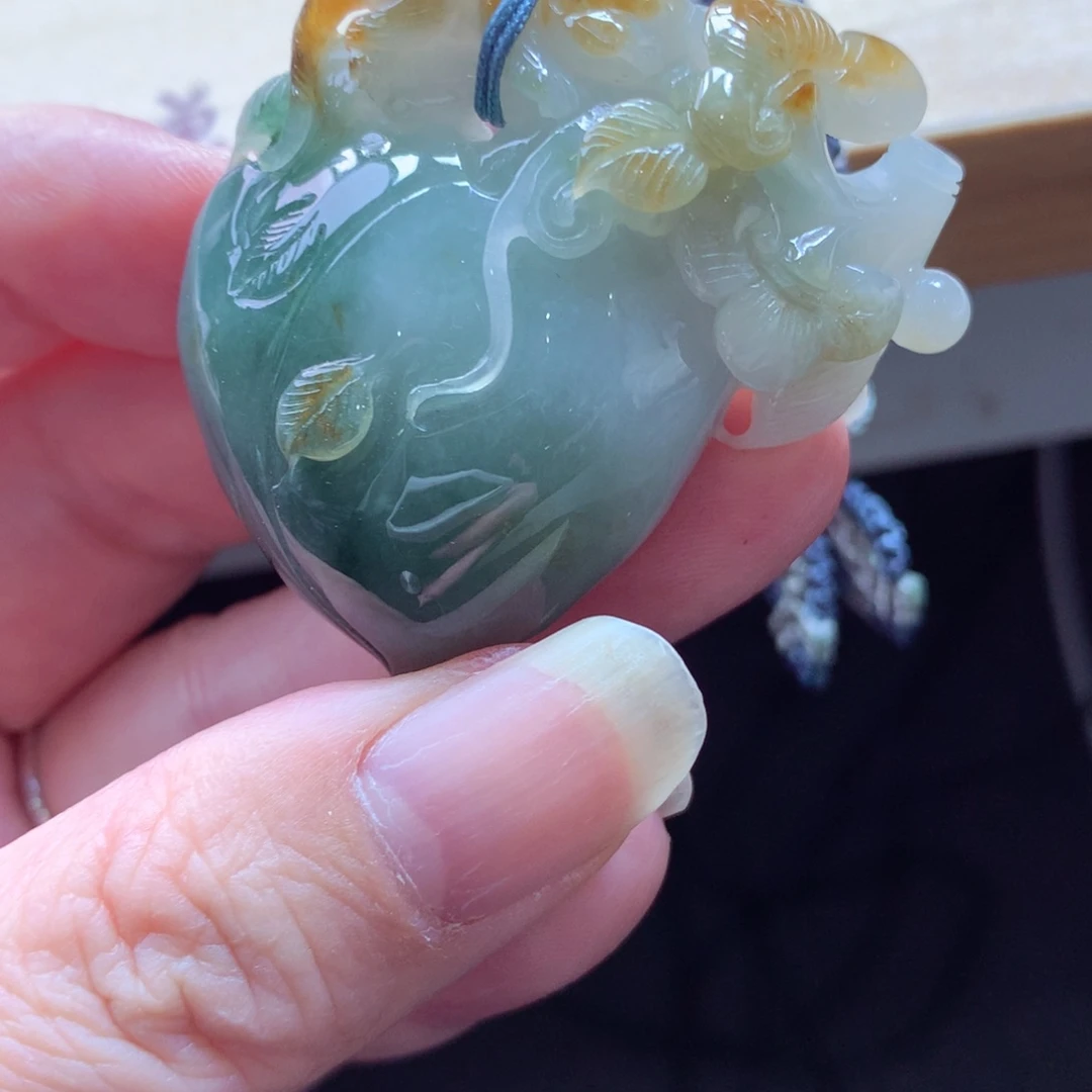 翡翠颈饰未镶嵌吊坠