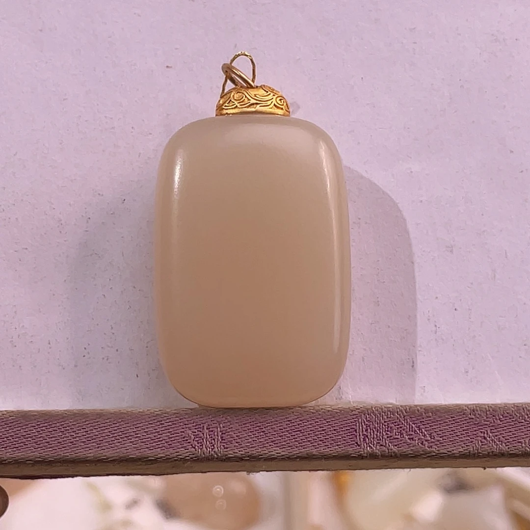 吊坠(不含链)18K金镶嵌和田玉藕粉熟藕无事牌