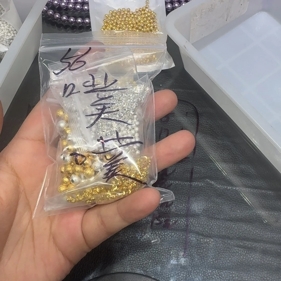 锌合金噗噗老妹的