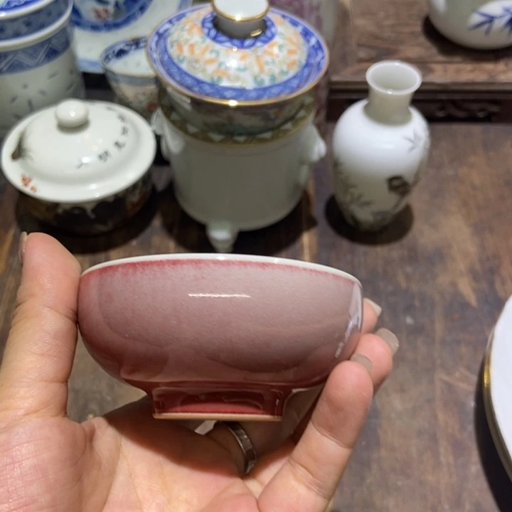 陶瓷艺术品的杯子