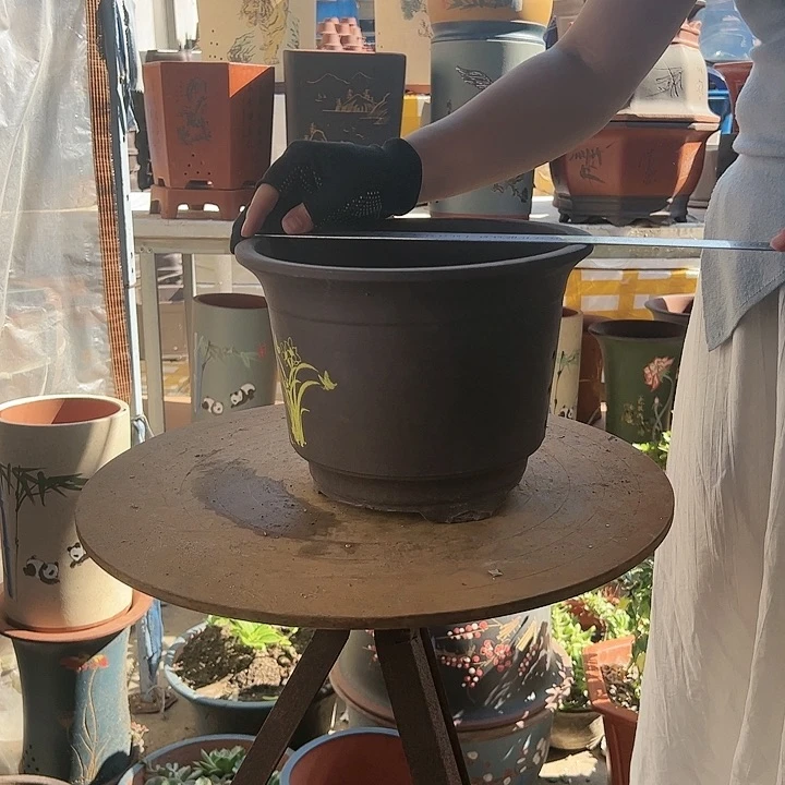 宜兴紫砂花盆印金金钟大号