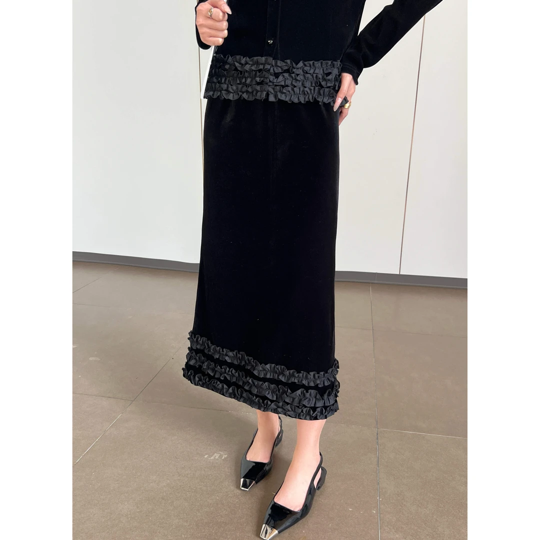 KIKI严选：288030-YER家欧货南油春季新款木耳边丝绒半身裙