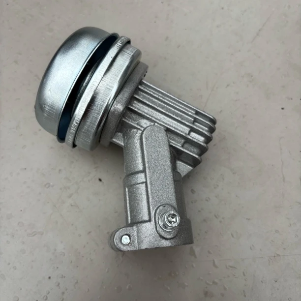 新款防缠草割草机工作头齿轮箱刀头