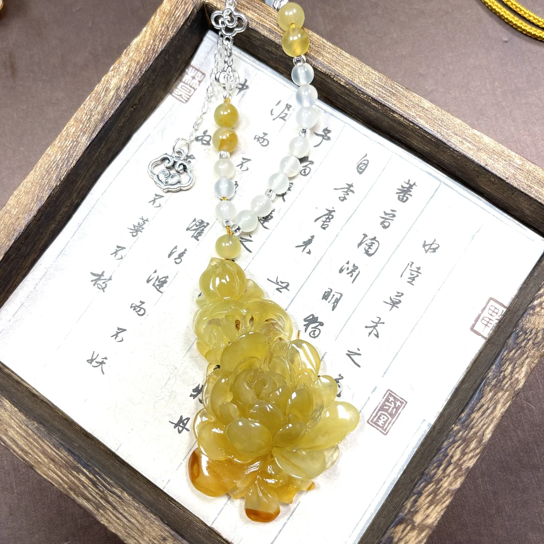 天然岫玉花玉牡丹花吊坠无染色无优化