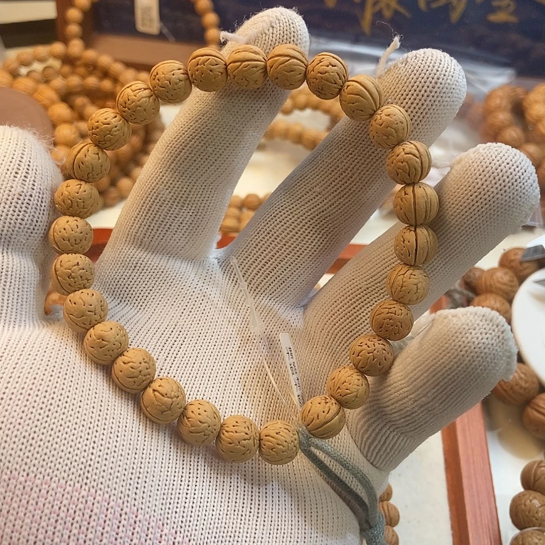 曾***识桃核吊坠9.5尺寸宽奇野生桃核